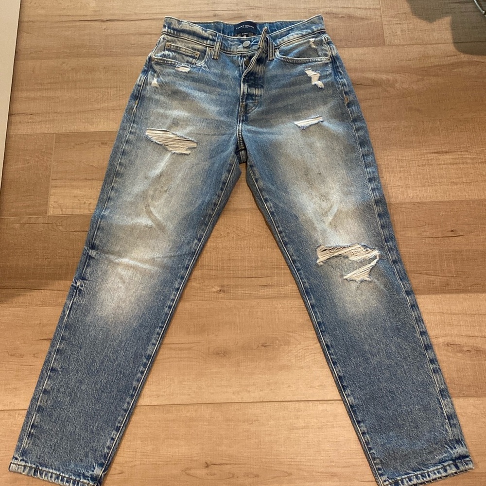 Lucky brand Womens jeans new no tags. Drew mom high rise taper size 2 26A.